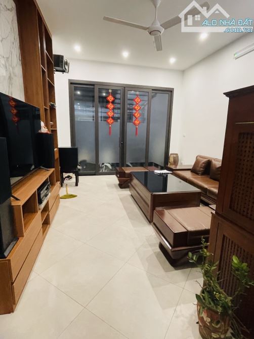 Chính chủ bán nhà Nguyễn Lương Bằng, diện tích 66.2, 4 tầng, giá 14 tỷ