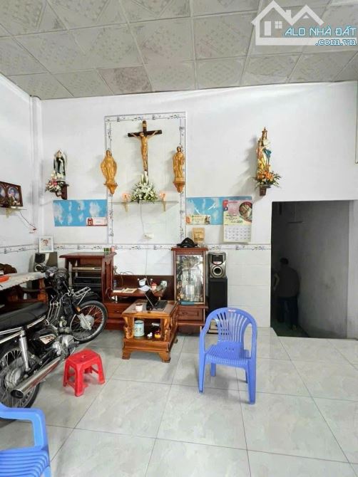 BÁN Nhà CẤP 4 SỔ HỒNG THỔ CƯ 97m² Gần Đền Thánh Martino chợ Thánh Tâm - Thuộc P Tân Hoà