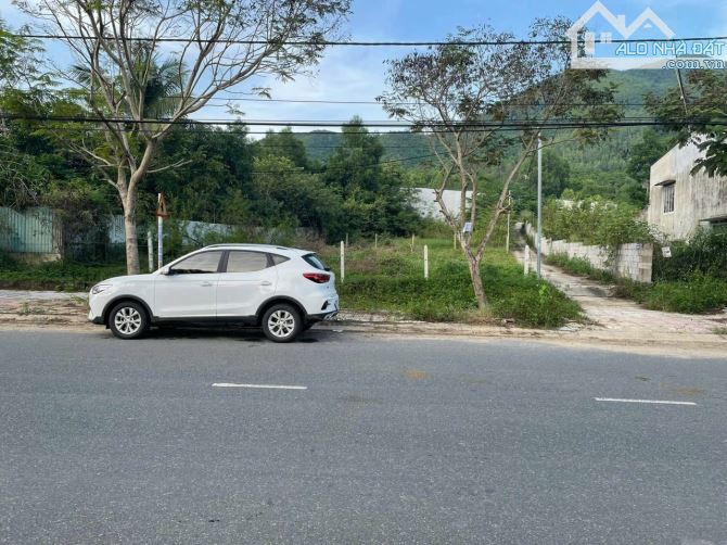 Bán lô góc mặt tiền thái khang ngang 17m