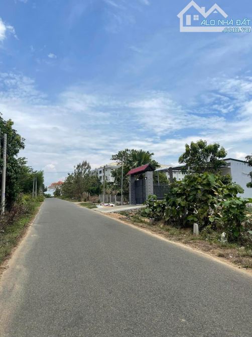 BÁN NỀN ĐẤT 1 SẸC QUỐC LỘ 20 189M2 (5MX37M) KHU DÂN CƯ KẾ BÊN TRƯỜNG HỌC CHỈ 870 TRIỆU