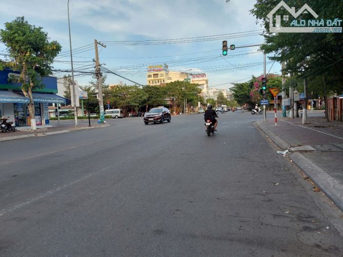 Cần bán 3 lô liền kề 345m2 có sẵn nhà mặt tiền đường lớn Võ Văn Kiệt, Phan Thiết gần Lotte