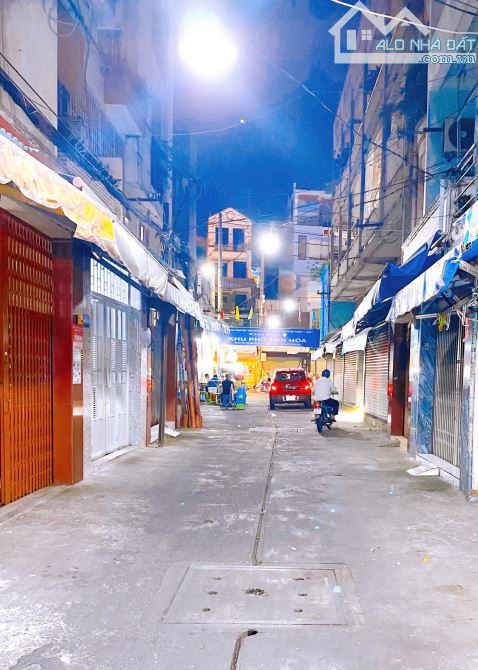 Bán nhà QUẬN 3, hẻm ô tô Cách Mạng Tháng Tám, Giá 9.3 tỷ, 2 tầng