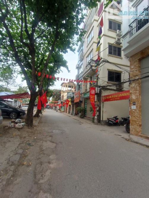 Phú diễn 38m. 4 tầng. Ngõ rộng. Ô tô đỗ trước nhà. 7,2 tỷ.
