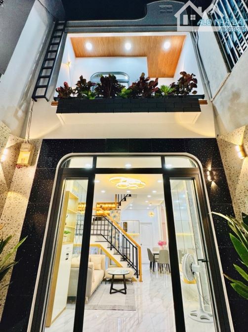 Bán Nhà Gò Vấp - Nguyễn Thái Sơn - Nhà 2 Tầng - 42m2 - Full Nội Thất - Nhỉnh 4 tỷ