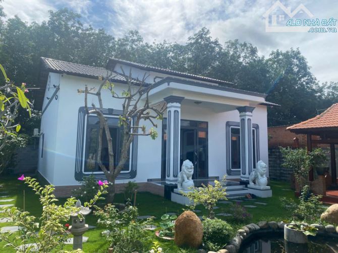 Biệt thự đẹp Củ Chi, 757m2 thổ cư, đường xe hơi,nội thất gỗ cao cấp,giá chỉ 11 tỷ TL - 1
