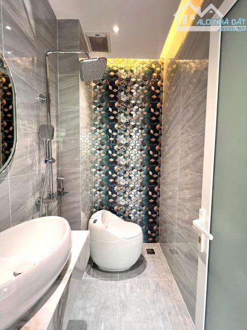 Cần bán gấp căn nhà đường Trường Chinh phường 13, quận Tân Bình 4.95x15m, 4 tầng giá 15 tỷ - 1