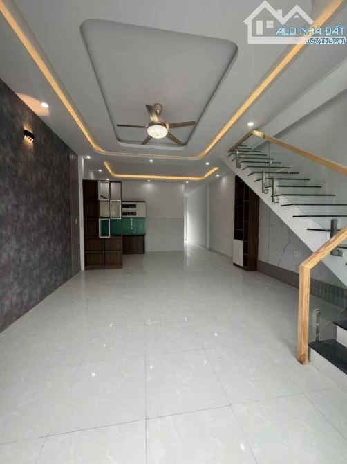 Nhà mới 100% 1trệt 1lầu giá rẻ