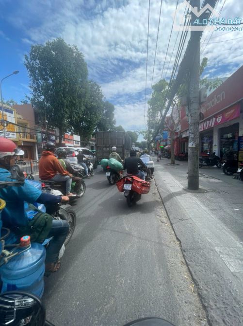 Nhà cho thuê căn góc 2 mặt tiền đường Quang trung 6x20m thông suốt - 1