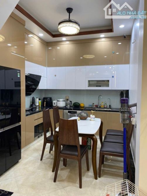 Phố Hồng Mai - 45m x 5T - 5m ô tô tránh đỗ - ngõ thông tứ tung - kinh doanh sầm uất - 1