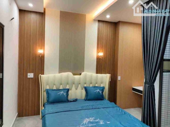 Bán nhà 3 tầng Hoà Xuân, 100m2 Giá nhỉnh 4T, ô tô đậu trong sân, full nội thất - 1