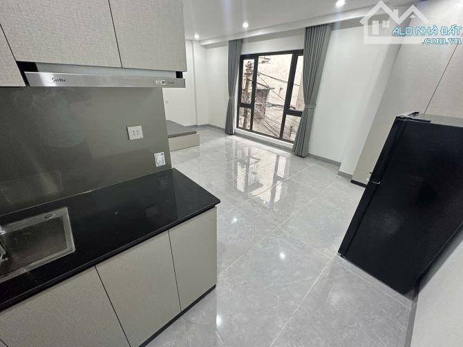 Cho Thuê CCMN 22 Tôn Thất Tùng Đống Đa 30m2 Studio Ban Công Cửa Sổ Thang Máy Gần Chợ - 1