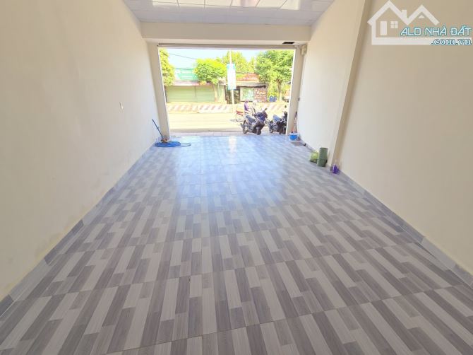 Bán nhà MT DT743B, 2 tầng 4PN, NGANG 5,6M, Thuận An chỉ 3,55 tỷ TL - 1