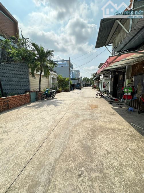 BÁN LÔ ĐẤT 76M2- GẦN CHỢ TÔ KÝ - GIÁ ĐẦU TƯ CHỈ 1 TỶ 390 TRIỆU - GỌI CHO EM XEM ĐẤT - 1