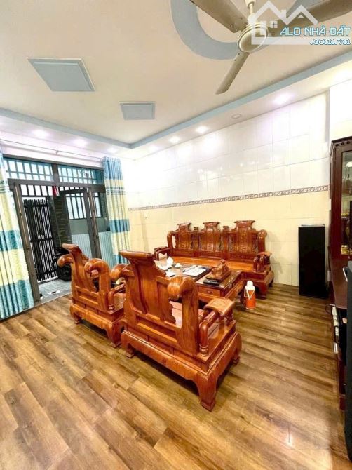60m2 - 2 tầng 3pn - sát mt - hẽm xh - gấp bán 5,35 tỷ tl. - 1