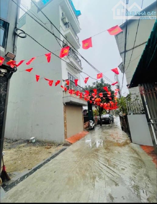 4.6 tỷ/40 M2/ 3.8 Mt/ Ngõ Ô tô 7 chỗ vào đất/Đông dư - 1