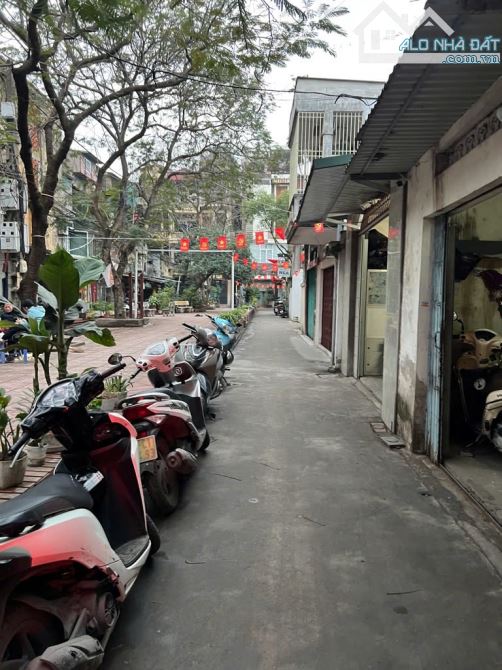 Bán căn TT Tầng 1, Phố Kim Ngưu, DTSD 70m2, sổ 50m2, 2 ngủ, 2vs, trước nhà sân rộng 20m2. - 1