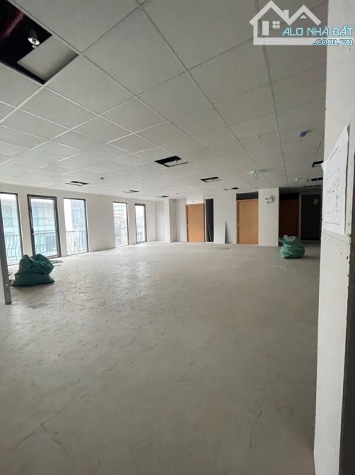 Bán toà văn phòng măt phố Vũ Tông Phan 245 m2 10 tầng - 1