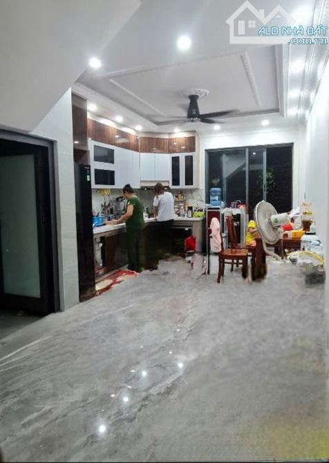 THÔNG SỐ HIẾM-MẶT TIỀN RỘNG-GIÁ TỐT-BÁN NHÀ 4.6×23-4 TẦNG MẶT TIỀN HỌ LÊ TÂN PHU- 11 TỈ - 1