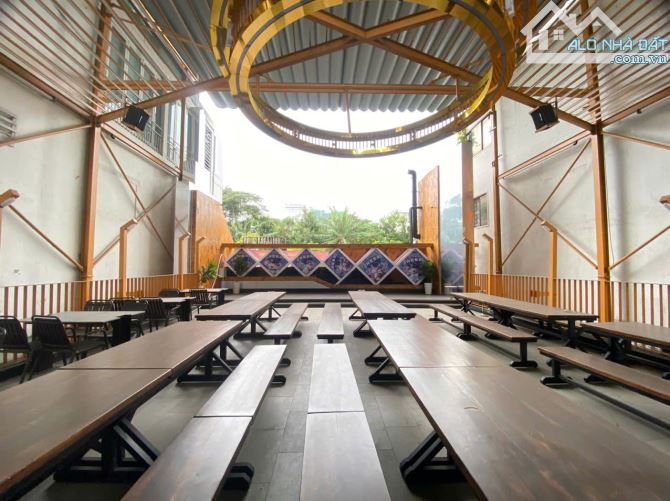 BIỆT THỰ SIÊU PHẨM - SỬ DỤNG HƠN 1,700M2 - 3 TẦNG - SỐ 138 LÊ LAI, TRUNG TÂM QUẬN 1 - 1