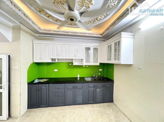 Bán nhà Định Công Thượng 35m2 ô tô đỗ cổng 5 tầng 6.5 Tỷ - 1