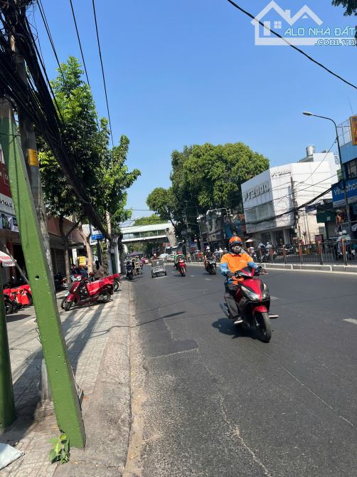 CHo thuê nhà mặt tiền đường Quang trung 4x30m trống suốt đoạn kd đông - 1