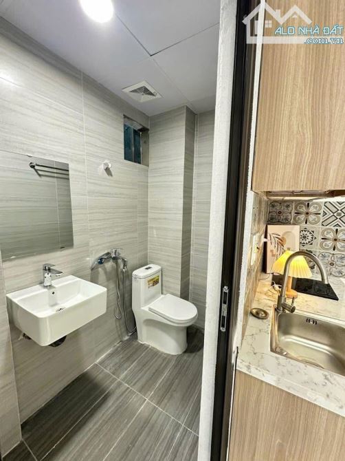 BÁN CHDV CẦU GIẤY - 68M2 - 7 TẦNG - 2 THOÁNG - 16 PHÒNG KHÉP KÍN - 18T - 1