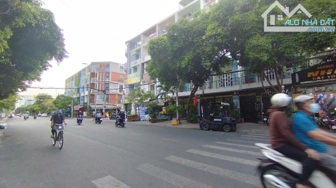 Hàng Ngon!! Mặt tiền đường số 23- Bình Phú Quận 6 3 lầu mê ly chỉ 18 tỷ - 1