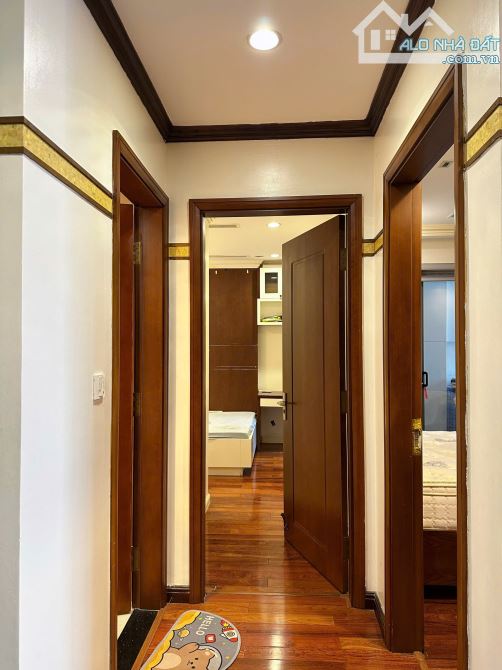 Cho thuê căn hộ mặt đường Nguyễn Chí Thanh, 110m, 3PN 2WC, Full, bàn giao ngay. Giá: 28tr - 1
