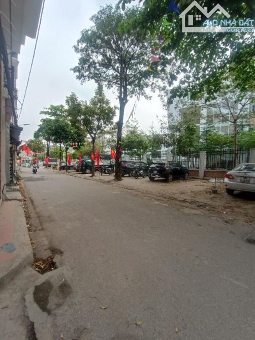Phú diễn 38m. 4 tầng. Ngõ rộng. Ô tô đỗ trước nhà. 7,2 tỷ. - 1