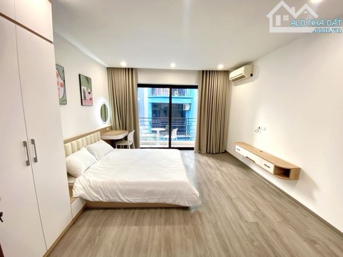 Nhà đẹp cầu giấy tặng full nội thất 30m 4 tầng 7t - 1