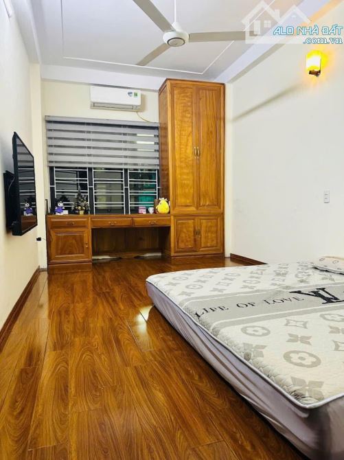 Bán nhà đẹp 2 thoáng Trương Định- Hoàng Mai, 32m2, 5 Tầng giá 5.8 tỷ, gần Ô tô ,sổ vuông - 1