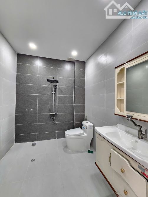 Bán nhà 2 mặt tiền, nhà hoàn công, Khu dân cư gần ngã tư Miếu Ông Cù Thuận An - 13
