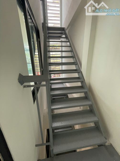 Cho Thuê Toà 82 Trần Thái Tông, DT 350M2, MT 40M, 1O Tầng 1 Hầm, Lô Góc 3 Mặt Thoáng - 14