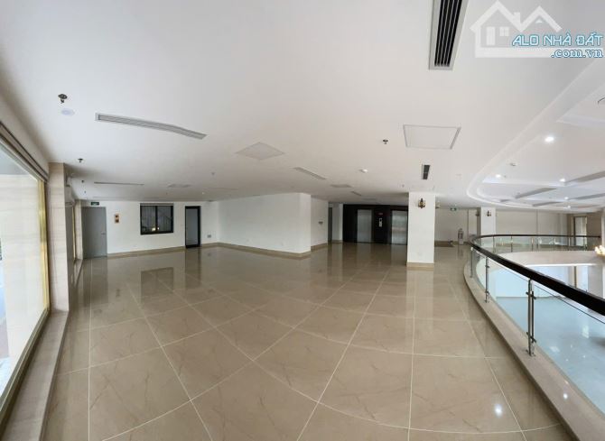 Cho Thuê Toà 82 Trần Thái Tông, DT 350M2, MT 40M, 1O Tầng 1 Hầm, Lô Góc 3 Mặt Thoáng - 16