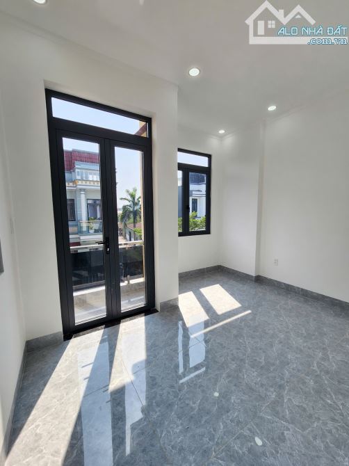 Bán nhà 2 mặt tiền, nhà hoàn công, Khu dân cư gần ngã tư Miếu Ông Cù Thuận An - 17