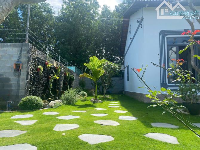 Biệt thự đẹp Củ Chi, 757m2 thổ cư, đường xe hơi,nội thất gỗ cao cấp,giá chỉ 11 tỷ TL - 2