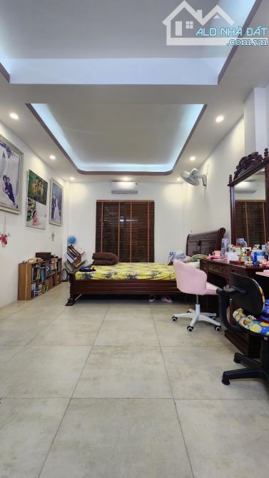 Bán Nhà Tây Hồ - An Dương Vương - 5 Tầng 4 Ngủ - Đầy Đủ Công Năng - 7 tỷ - 2