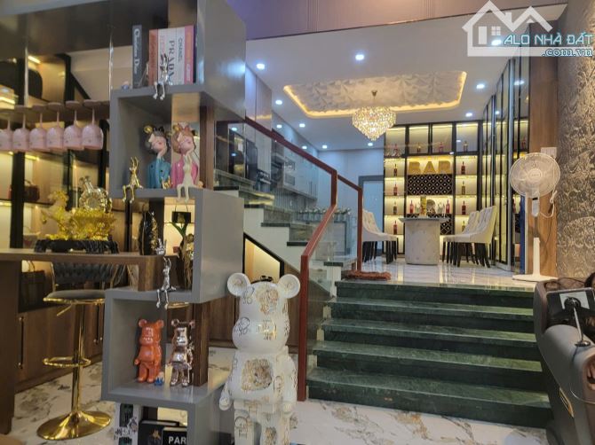 bán nhanh Nhà 3 tầng 6 x18m cạnh công viên 50m2 ra sông hàn - 2