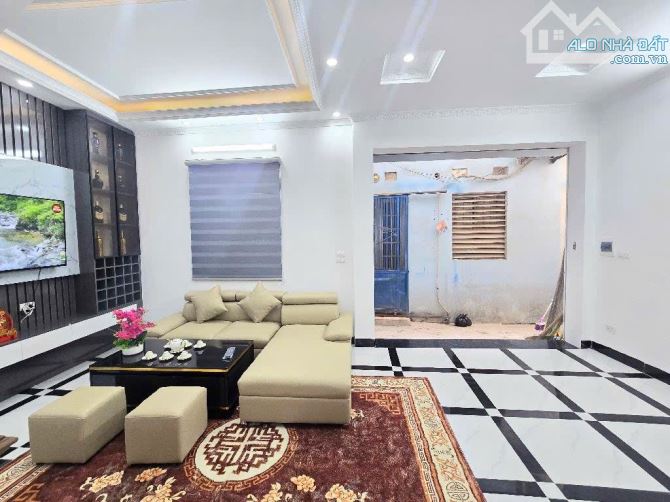 Nhà Kim Giang- Mới đẹp- 6.5m MT- Ngõ thông- 10m ô tô- Tiện ích ngập tràn- Chủ thiện chí - 2