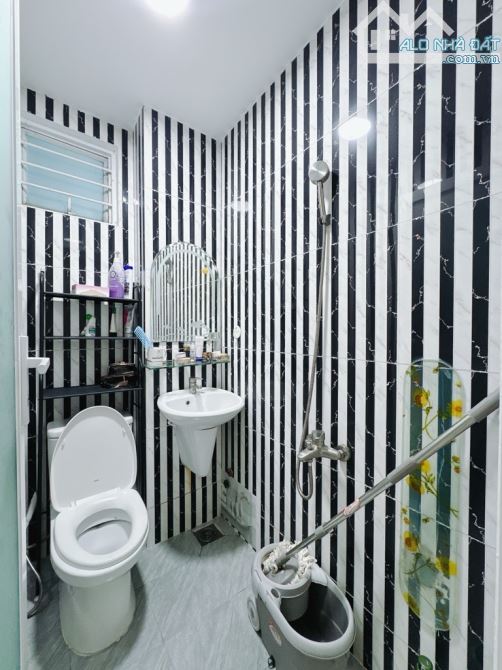 Bán nhà siêu đẹp Tôn Đản Q.4 DTSD 150m2 nhỉnh 6T - 2