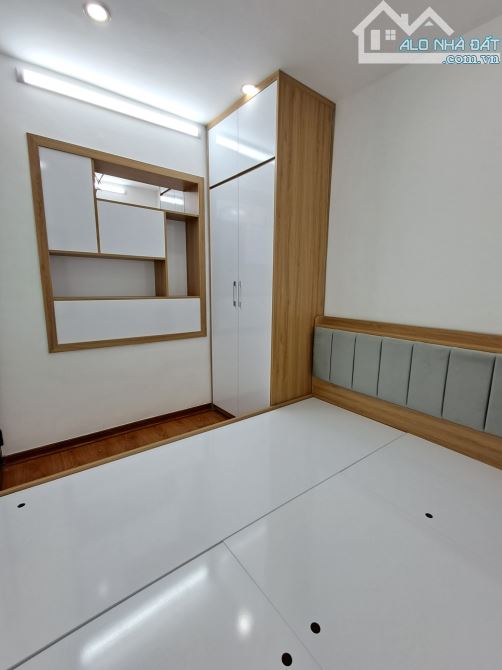 Tập thể Vĩnh Hồ - 2 ngủ ở ngay - Trung tâm Đống Đa - 55m * 2 tỷ hơn - 2