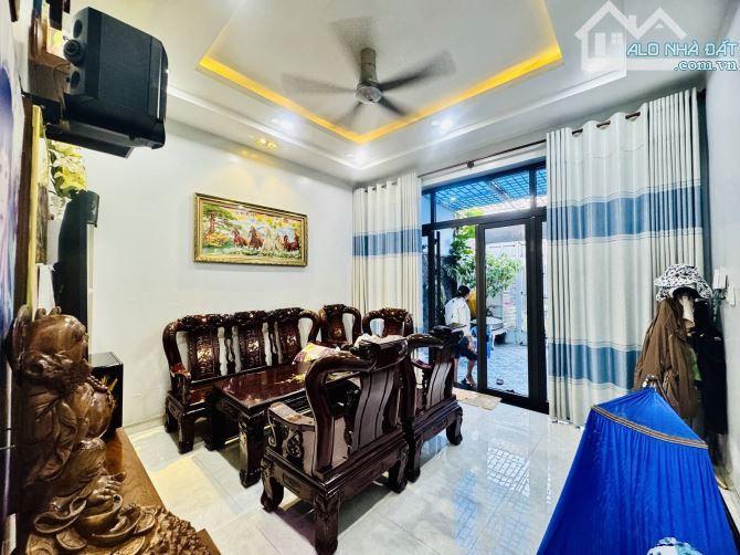 NHÀ 90M2 HẺM Ô TÔ - P.LINH TÂY TP.THỦ ĐỨC - GIÁ TỐT - 2