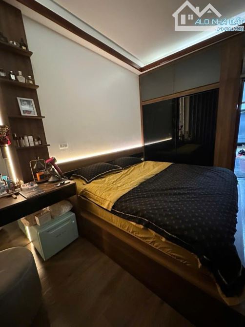 Phố Hồng Mai - 45m x 5T - 5m ô tô tránh đỗ - ngõ thông tứ tung - kinh doanh sầm uất - 2