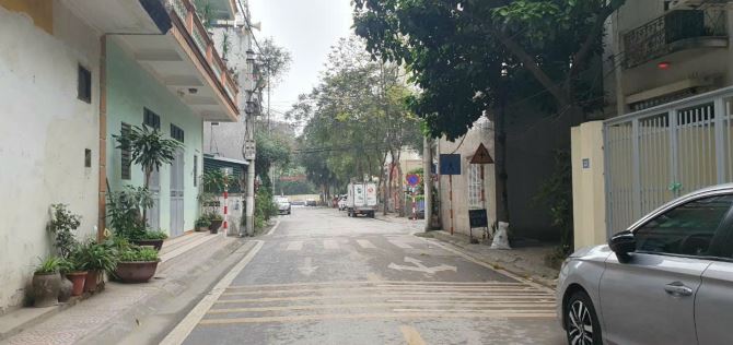 Bán nhà Ngọc THụy-Long Biên,Lô GÓc,Gara 2 oto,DT 100m,MT 7m,giá 13 tỷ - 2