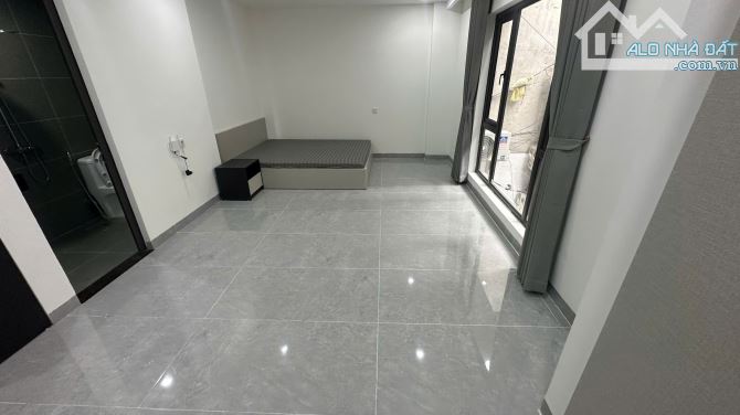 Cho Thuê CCMN 22 Tôn Thất Tùng Đống Đa 30m2 Studio Ban Công Cửa Sổ Thang Máy Gần Chợ - 2