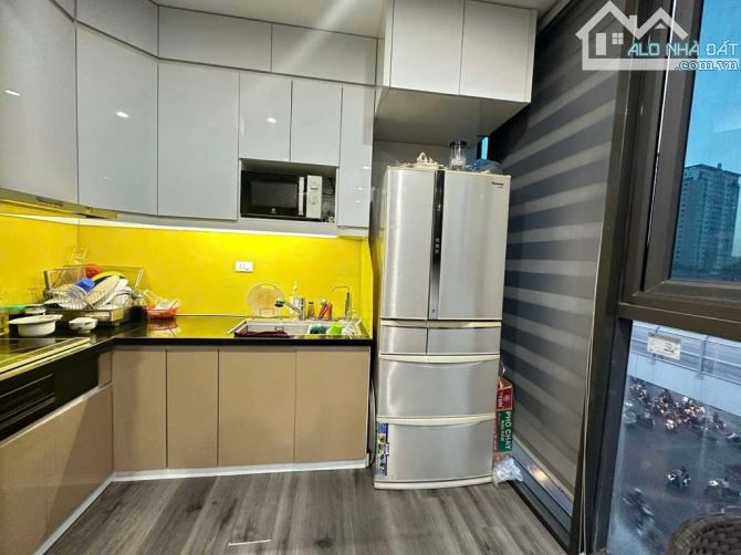 Bán nhà Minh Khai -2 mặt phố Oto - Vỉa hè đá bóng -Mặt tiền rộng - 55m2 -4T- 27.9 tỷ - 2