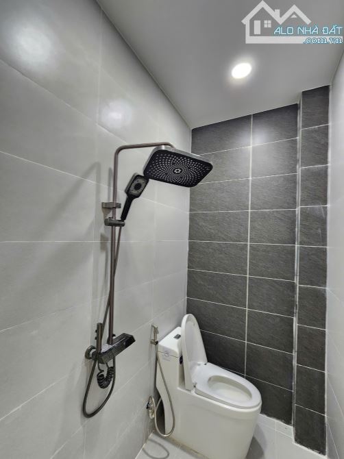 Bán nhà 2 mặt tiền, nhà hoàn công, Khu dân cư gần ngã tư Miếu Ông Cù Thuận An - 2