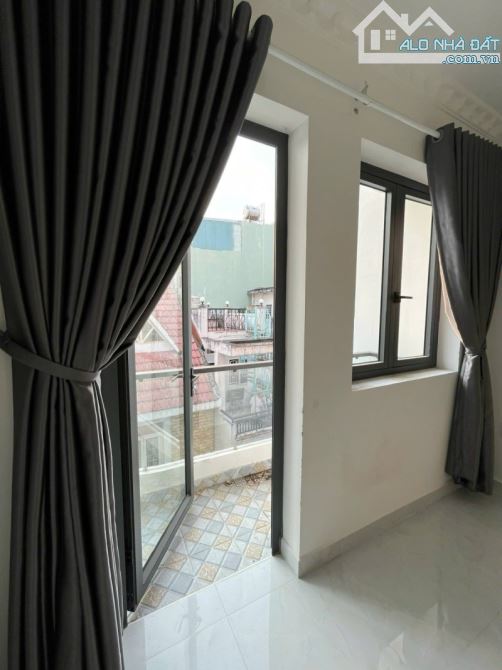 CHDV 6 TẦNG PHAN TÂY HỒ - PHAN XÍCH LONG - THANG MÁY XỊN. DÒNG TIỀN ỔN ĐỊNH. 12.1 TỶ - 2