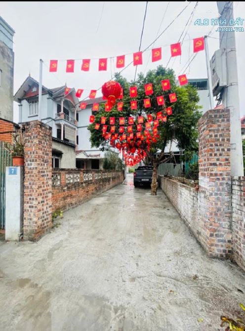 4.6 tỷ/40 M2/ 3.8 Mt/ Ngõ Ô tô 7 chỗ vào đất/Đông dư - 2