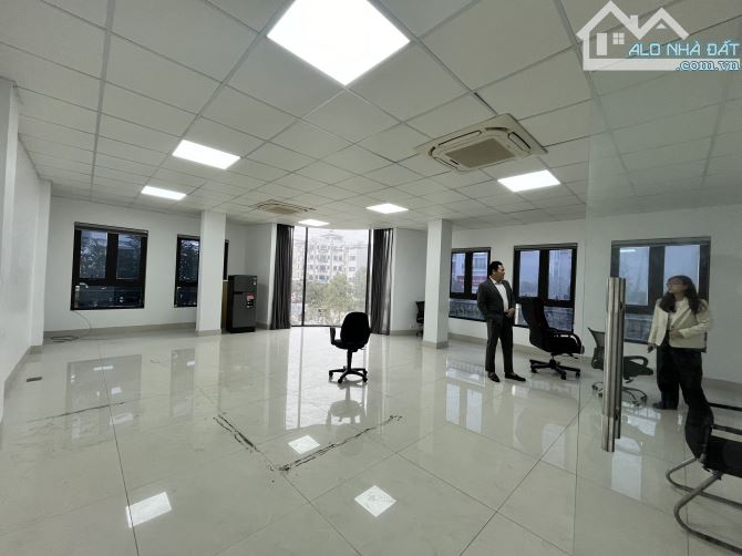 Cho thuê văn phòng Vạn Phúc , diện tích 80 m2 , sàn lô góc đẹp như hình - 2